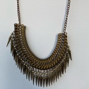 Women’s necklace in antique gold